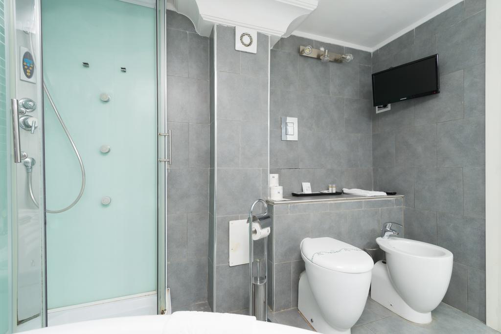 Suite Apartments Angioini Nápoles Quarto foto