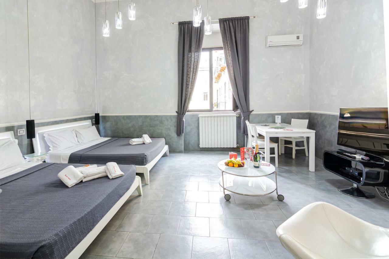Suite Apartments Angioini Nápoles Exterior foto