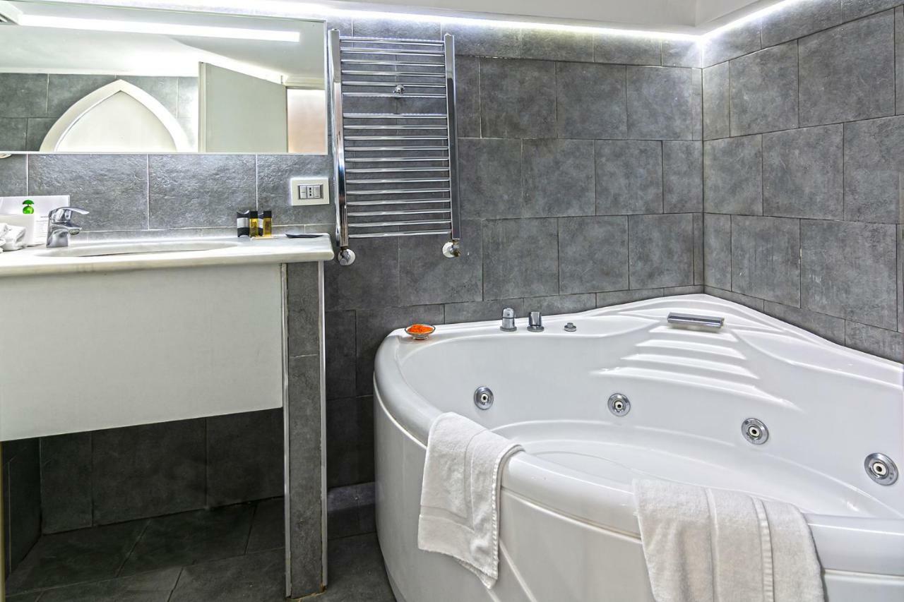 Suite Apartments Angioini Nápoles Exterior foto